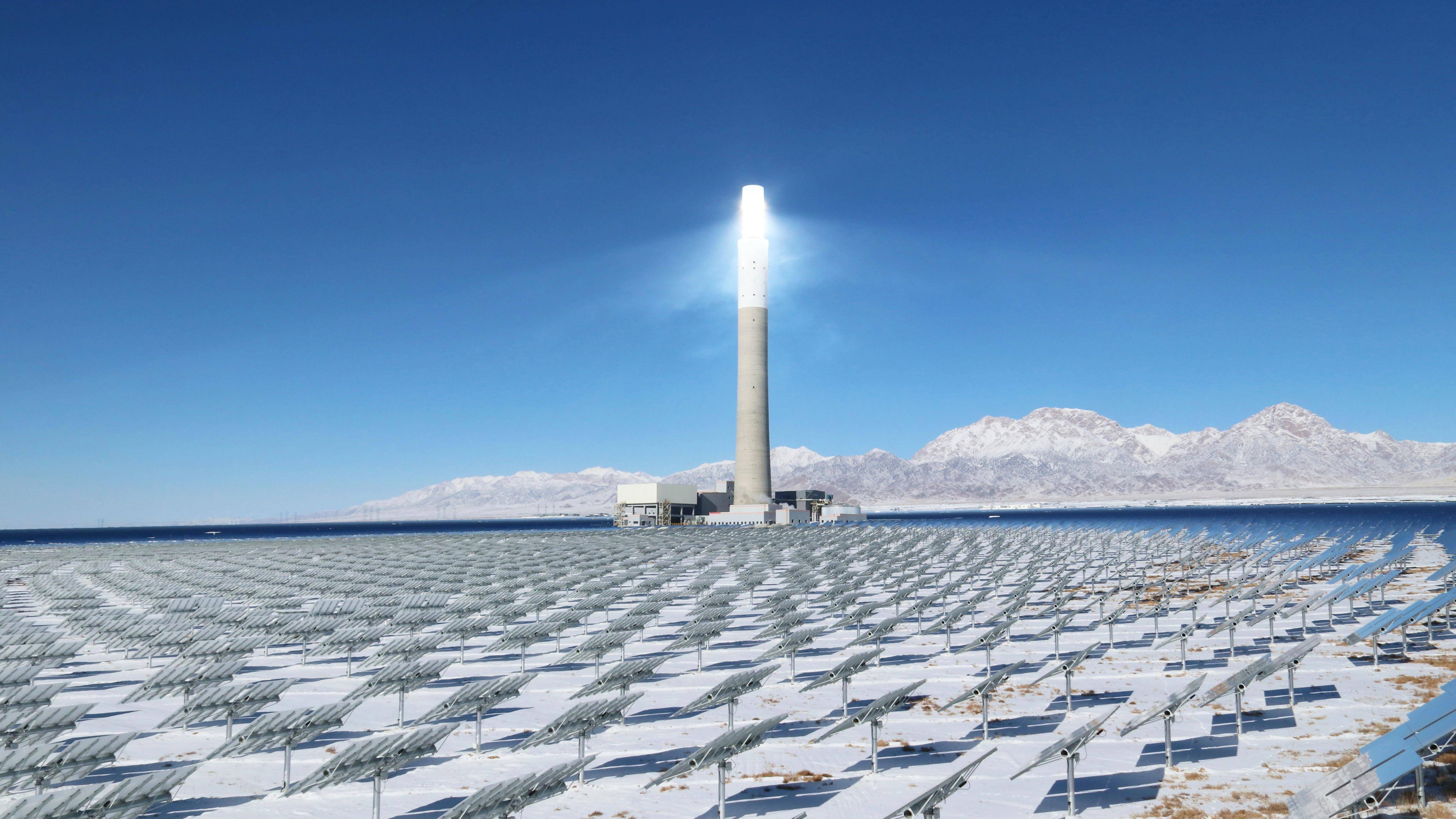 夜間照亮的綠色能源 探索太陽能光熱發電的夜間發電技術